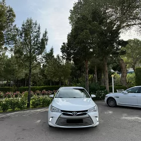 Toyota Camry 2017