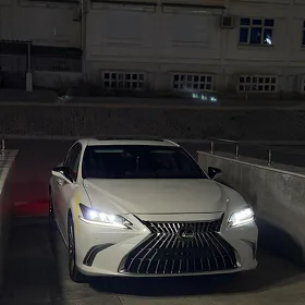 Lexus ES 350 2022