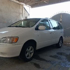 Toyota Sienna 2002