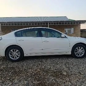 Nissan Altima 2011