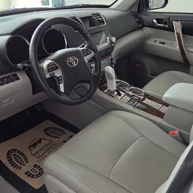 Toyota Highlander 2011