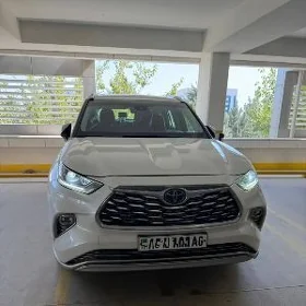 Toyota Highlander 2021