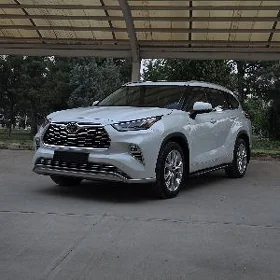 Toyota Highlander 2021