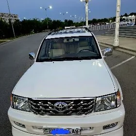 Toyota Land Cruiser 2000