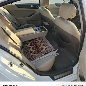 Kia Cadenza 2013