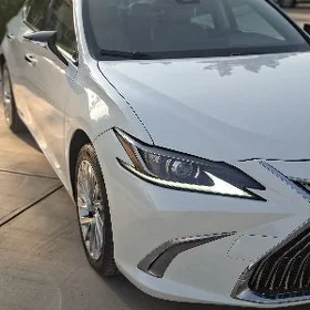 Lexus ES 350 2019