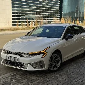Kia K5 2025