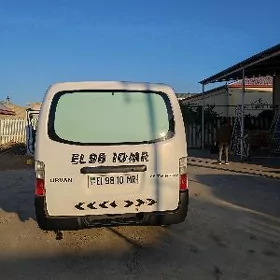 Nissan Urvan 2005