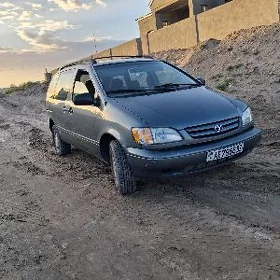 Toyota Sienna 1998