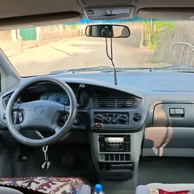 Toyota Sienna 2003