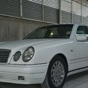 Mercedes-Benz E320 1999