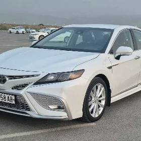 Toyota Camry 2021