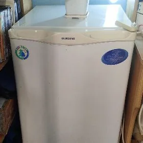 холодильник "Samsung"