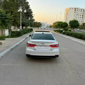 Toyota Camry 2018