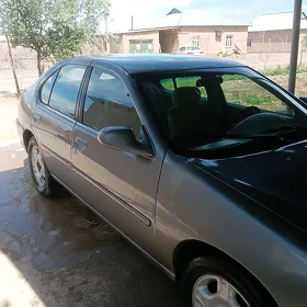 Nissan Altima 1999