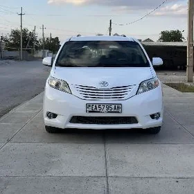 Toyota Sienna 2013