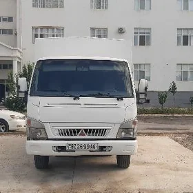 Mitsubishi Canter 2008