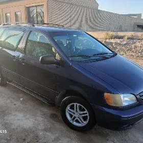 Toyota Sienna 2002
