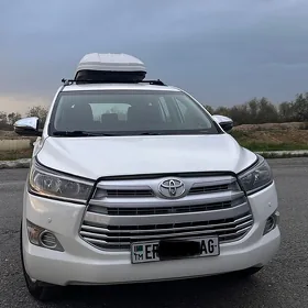 Toyota Innova 2022