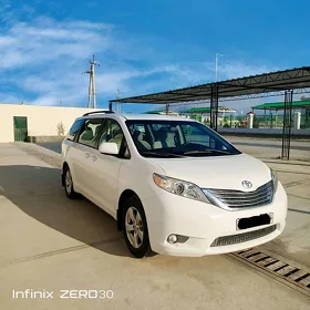 Toyota Sienna 2011