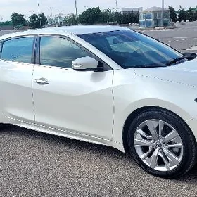 Nissan Maxima 2021