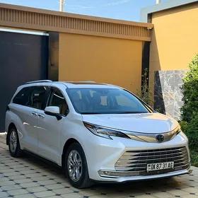 Toyota Sienna 2024