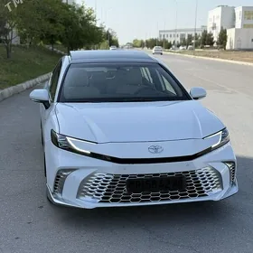 Toyota Camry 2025