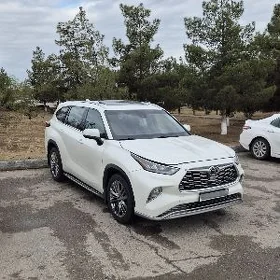 Toyota Highlander 2021