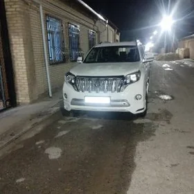 Toyota Land Cruiser Prado 2013