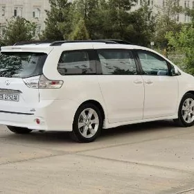 Toyota Sienna 2015