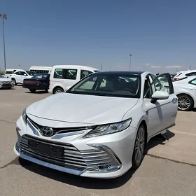 Toyota Camry 2021