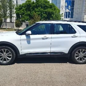 Ford Explorer 2021