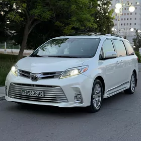Toyota Sienna 2018