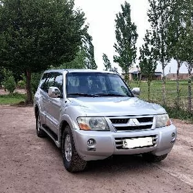 Mitsubishi Pajero 2003