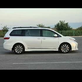 Toyota Sienna 2017