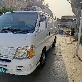 Nissan Urvan 2007