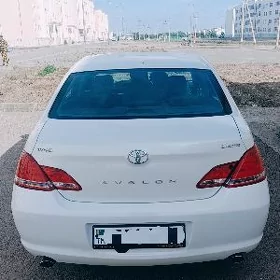 Toyota Avalon 2010