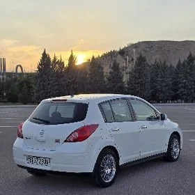 Nissan Versa 2008