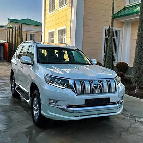 Toyota Land Cruiser Prado 2022