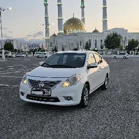 Nissan Versa 2013