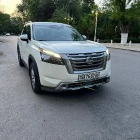 Nissan Pathfinder 2023