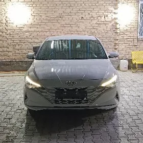 Hyundai Elantra 2023