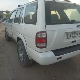 Nissan Pathfinder 1999