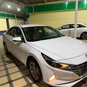 Hyundai Elantra 2022