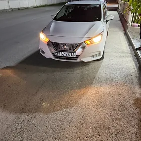 Nissan Versa 2022