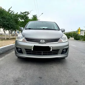 Nissan Versa 2012