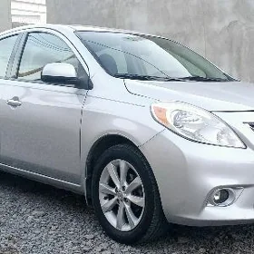 Nissan Versa 2013