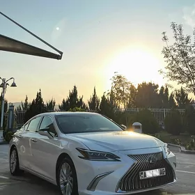 Lexus ES 350 2019