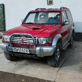 Mitsubishi Pajero 1993