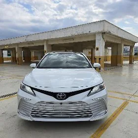 Toyota Camry 2023
